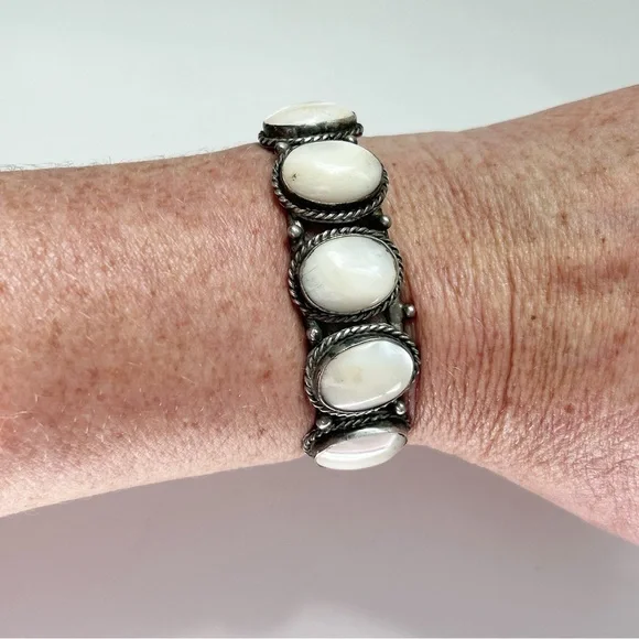 Vintage Southwestern Mother of Pearl Sterling Silver Cuff Bracelet - Picture 9 of 14